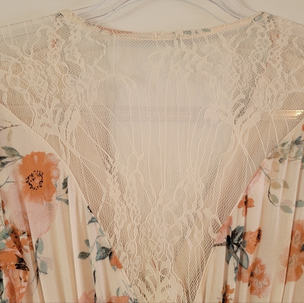 Boho Floral V-Neck Dress - Picture 3 of 8